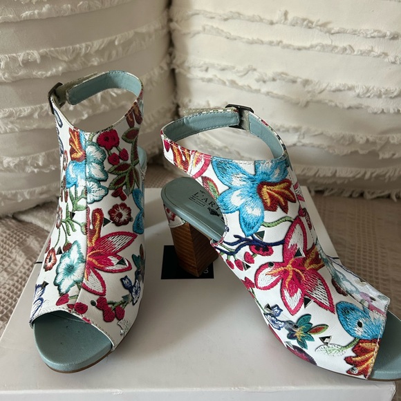 HP!! 🎈🎈New L'artiste Spring Step floral slingback open toe booties heels - Picture 3 of 8
